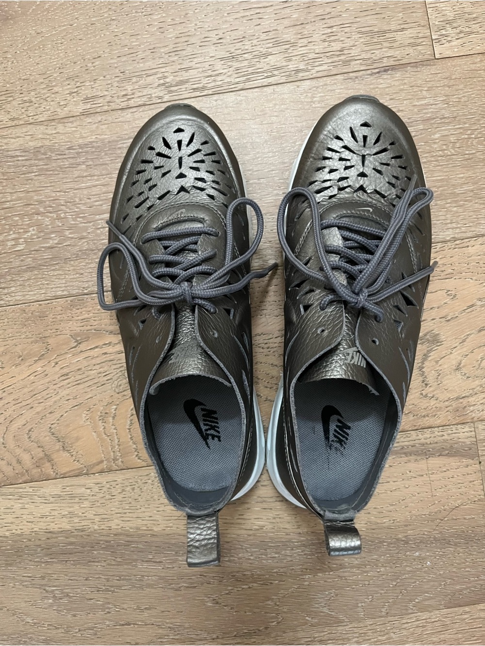 Nike Women’s Air Max 8 Metallic Gray Casual Lace-Up Sneakers